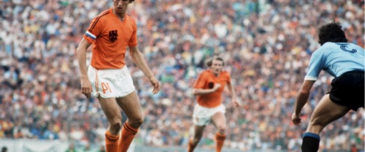 Kisah Johan Cruyff Taklukkan Adidas
